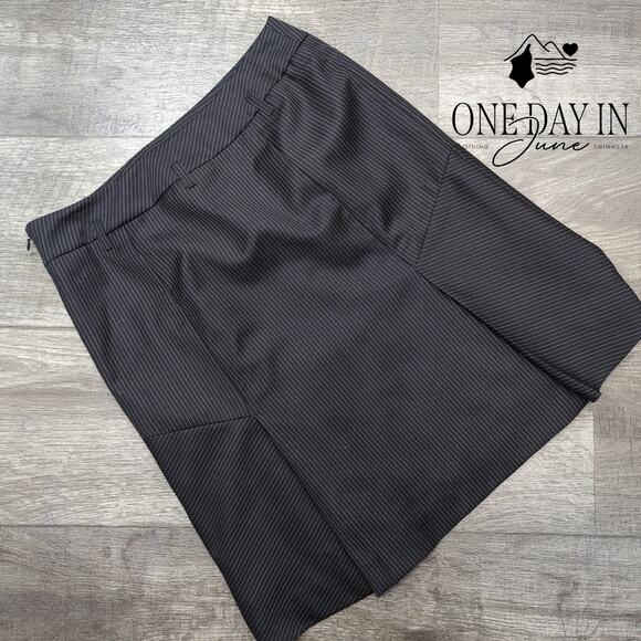 Loft Petite Pin Stripe Skirt Size 2P - Picture 5 of 5